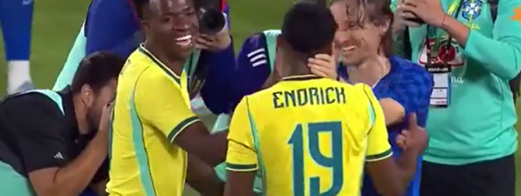 Tre generasjoner med Real Madrid-spillere gjenforenes for et øyeblikk av arv