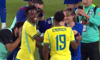 Tre generasjoner med Real Madrid-spillere gjenforenes for et øyeblikk av arv