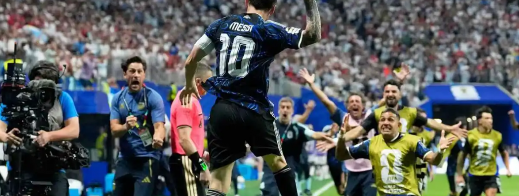 Argentina går videre til finalen etter en dramatisk 2–1-seier over England