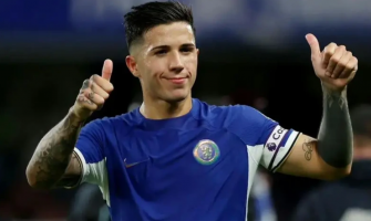 Enzo donerer penger for å be om tilgivelse!