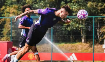 Manchester United signerer Šeszko for 85 millioner euro